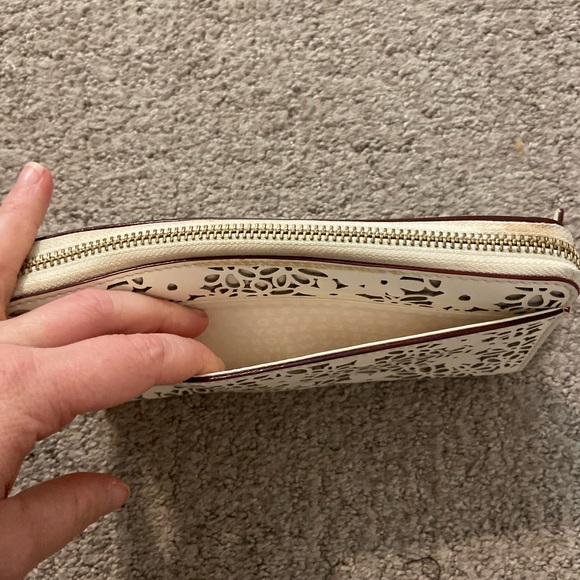 Kate spade large white wallet - Picture 7 of 9